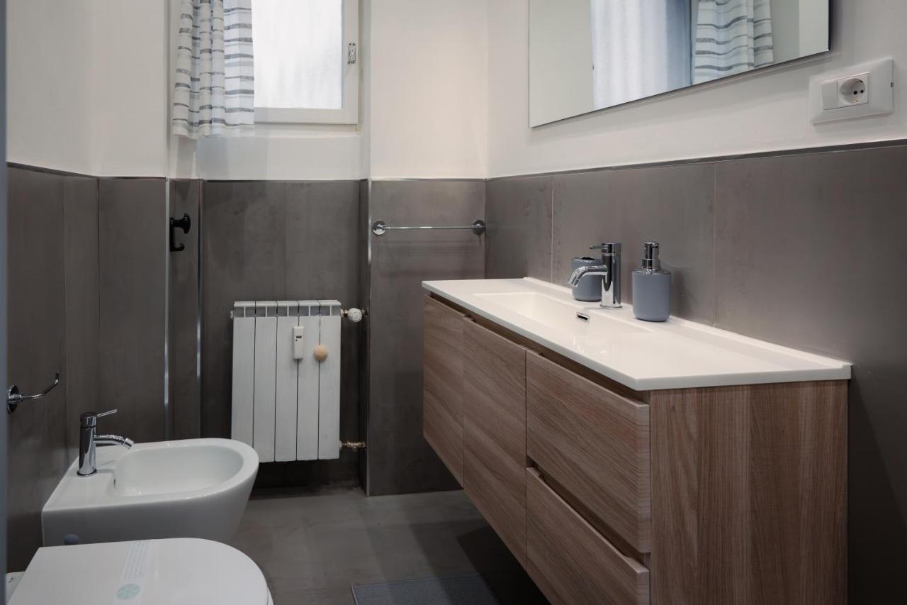 Centro Storico Moderno Trilocale Con Balcone Apartman Trieszt Kültér fotó