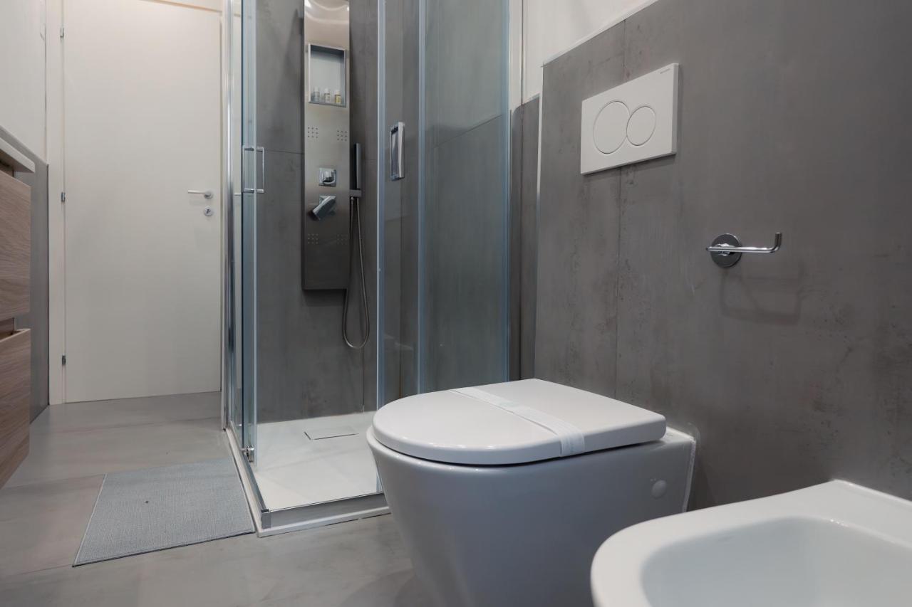 Centro Storico Moderno Trilocale Con Balcone Apartman Trieszt Kültér fotó