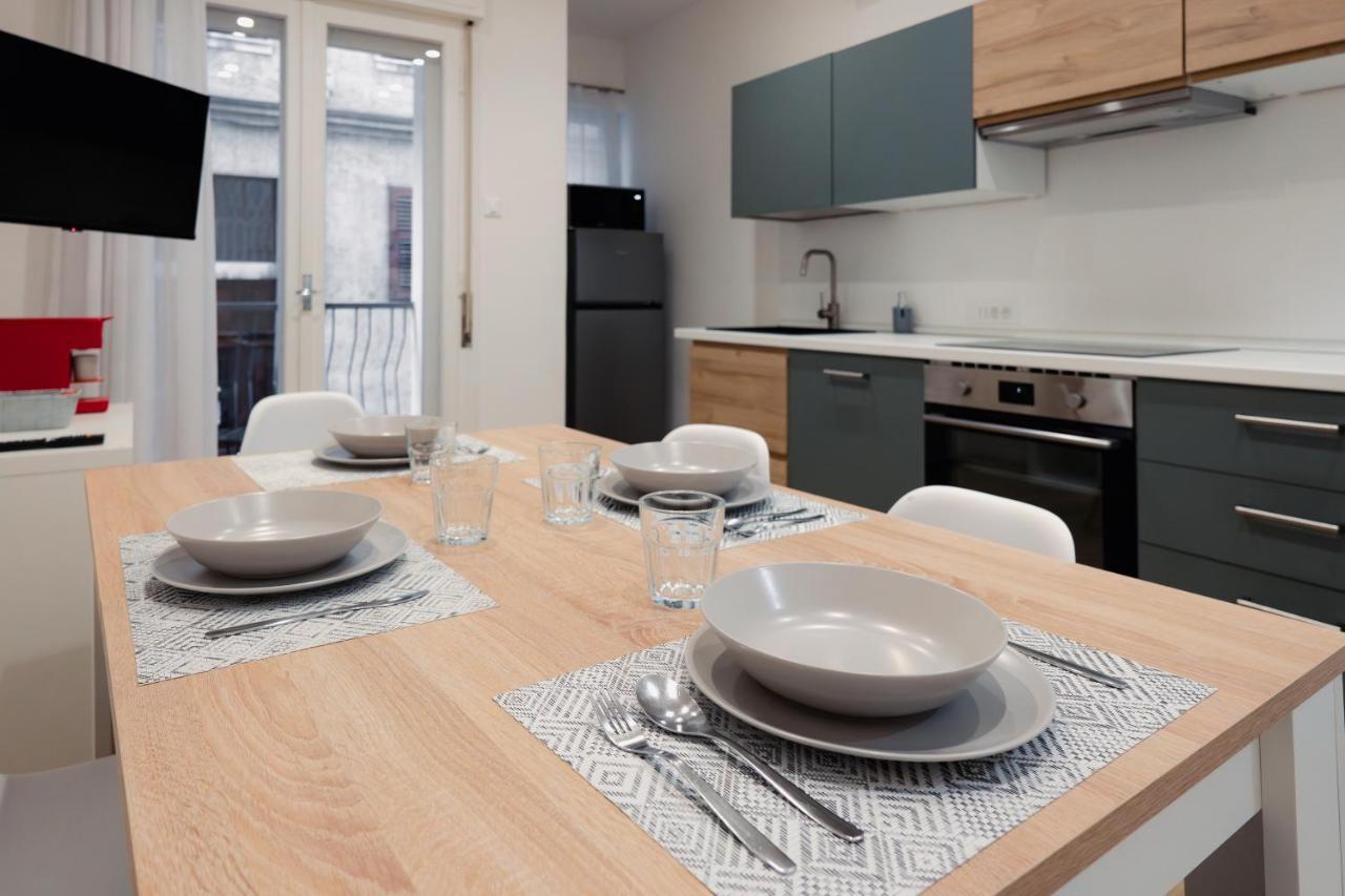 Centro Storico Moderno Trilocale Con Balcone Apartman Trieszt Kültér fotó