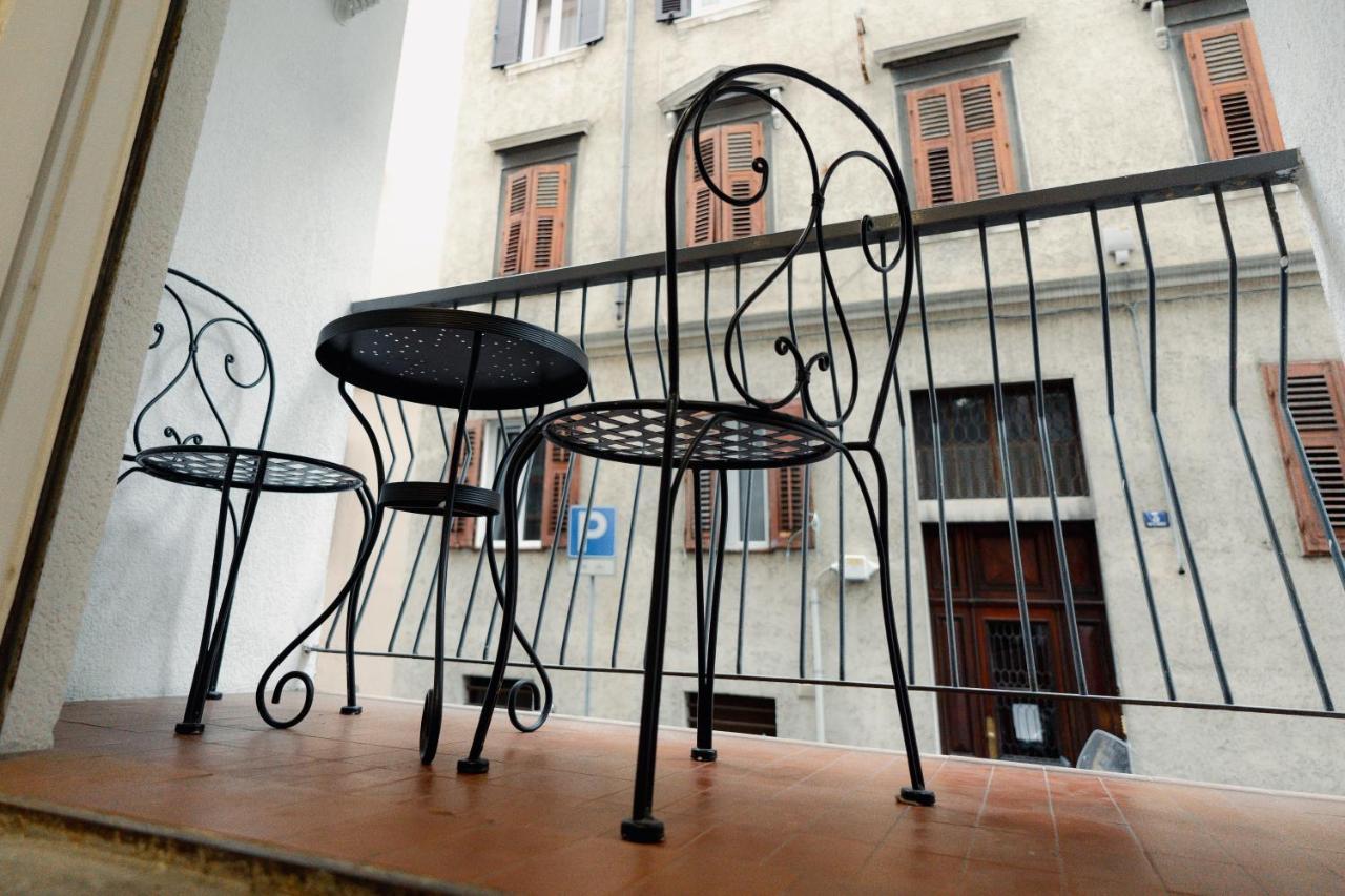 Centro Storico Moderno Trilocale Con Balcone Apartman Trieszt Kültér fotó