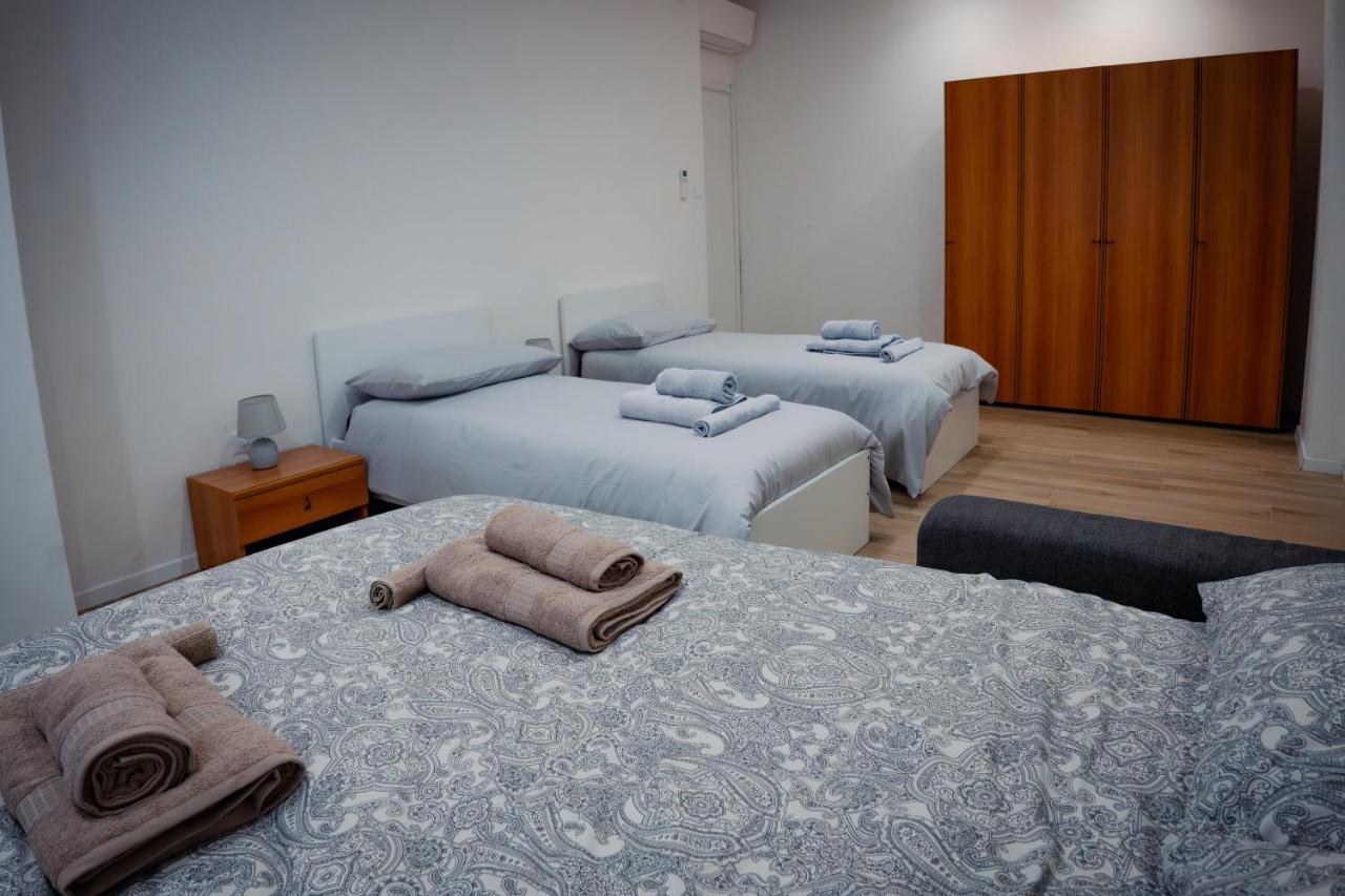 Centro Storico Moderno Trilocale Con Balcone Apartman Trieszt Kültér fotó