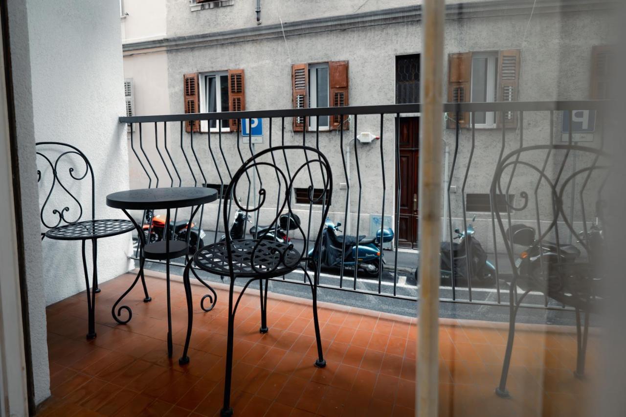 Centro Storico Moderno Trilocale Con Balcone Apartman Trieszt Kültér fotó